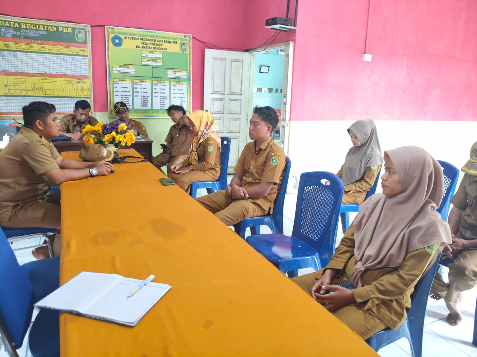 Rapat Bulanan Peragkat Desa Penyagun